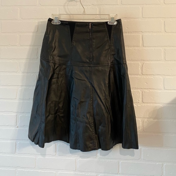 Pleather skirt BCBG - Picture 2 of 3